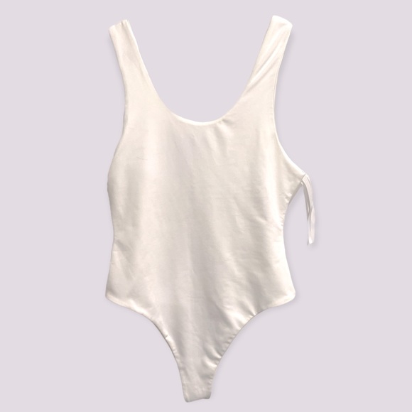 Luvalot Pamela Bodysuit - Picture 2 of 5